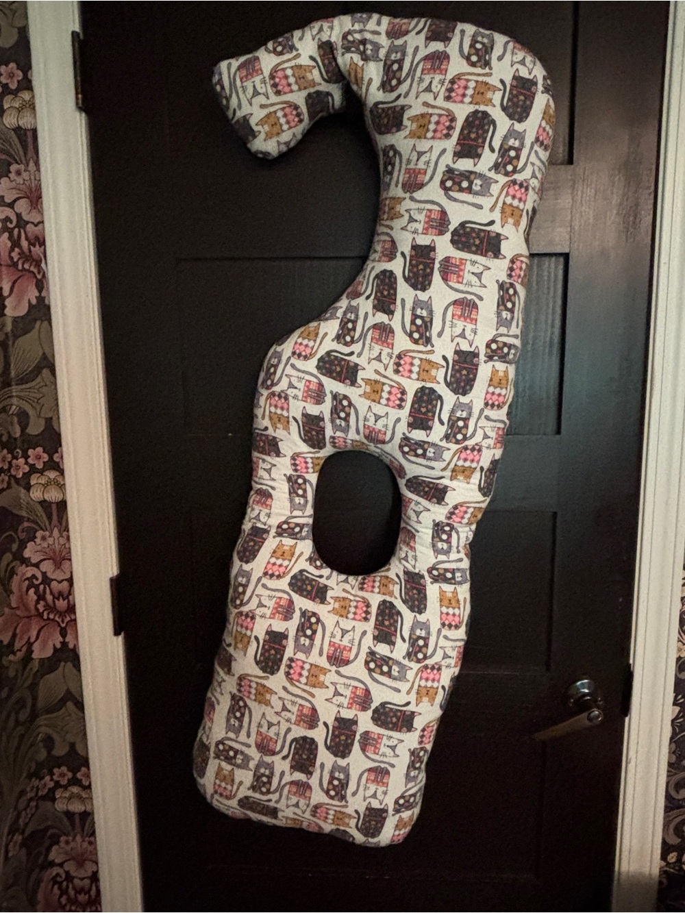 Large travel pillow or pregnancy pillow